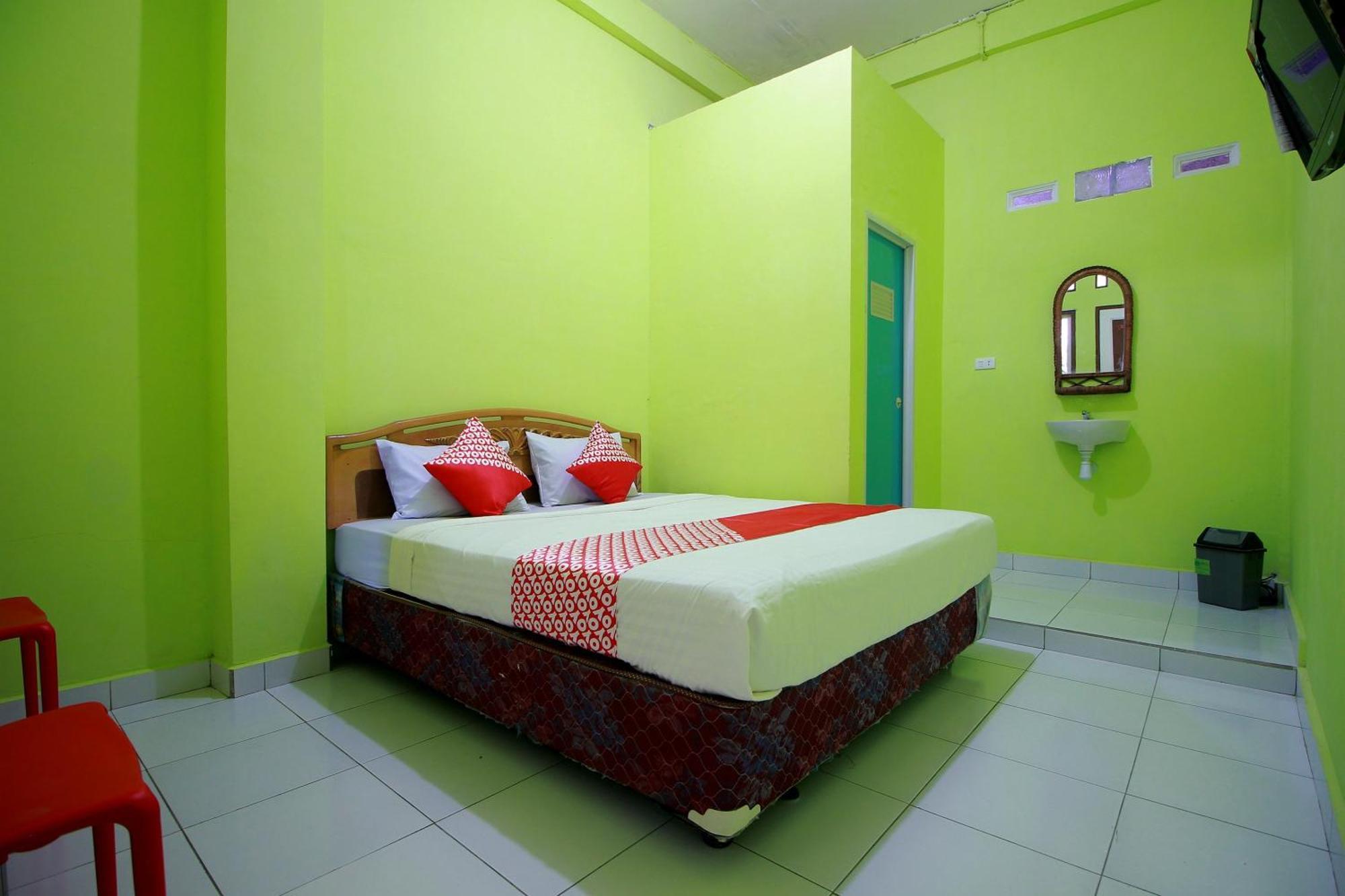 Oyo 2585 Sherren Guest House Lubuklinggau Екстериор снимка
