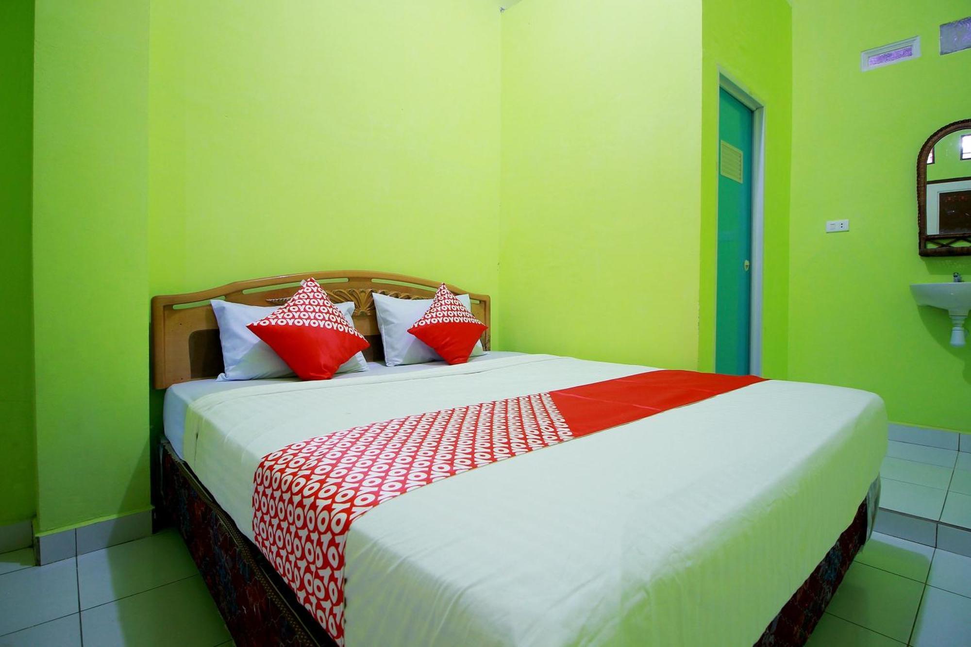 Oyo 2585 Sherren Guest House Lubuklinggau Екстериор снимка