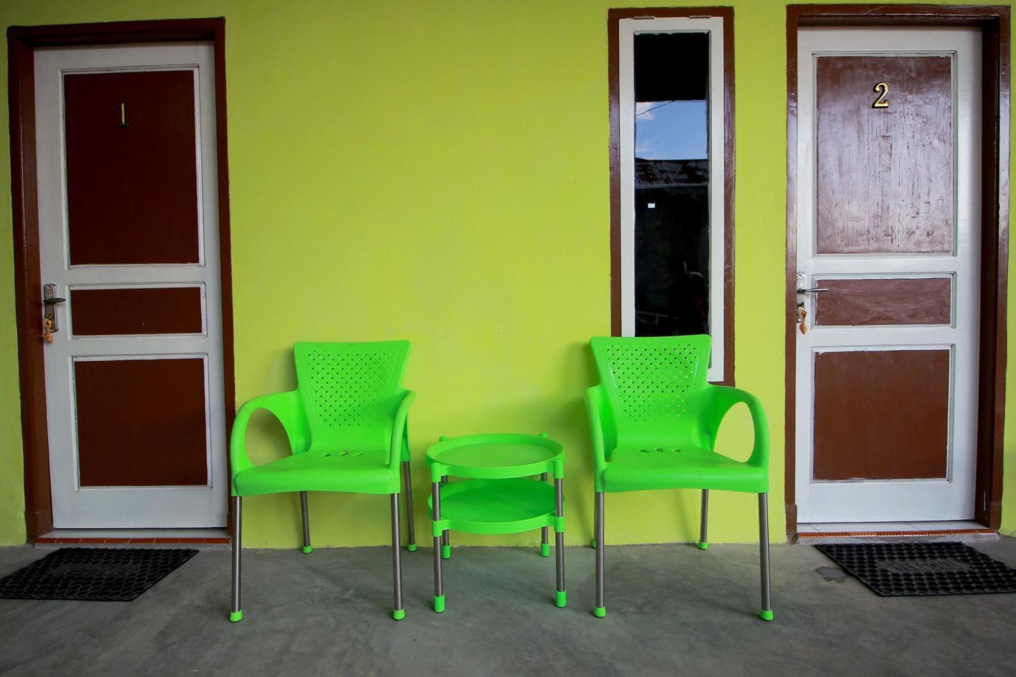 Oyo 2585 Sherren Guest House Lubuklinggau Екстериор снимка